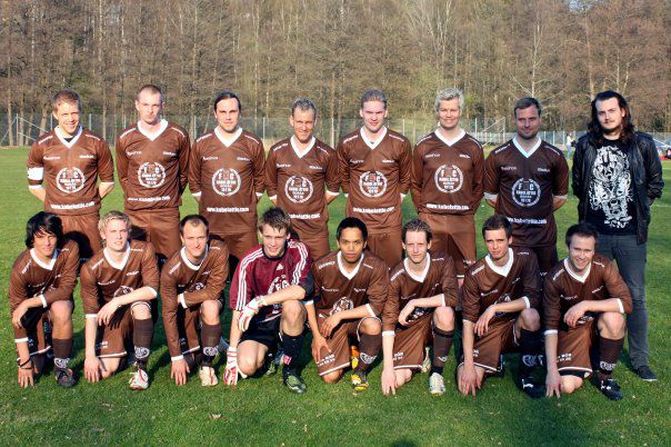 Historiska premiärlaget för FC Kabel Åttio i div 5